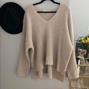 Nectar Wide V-neck beige sweater